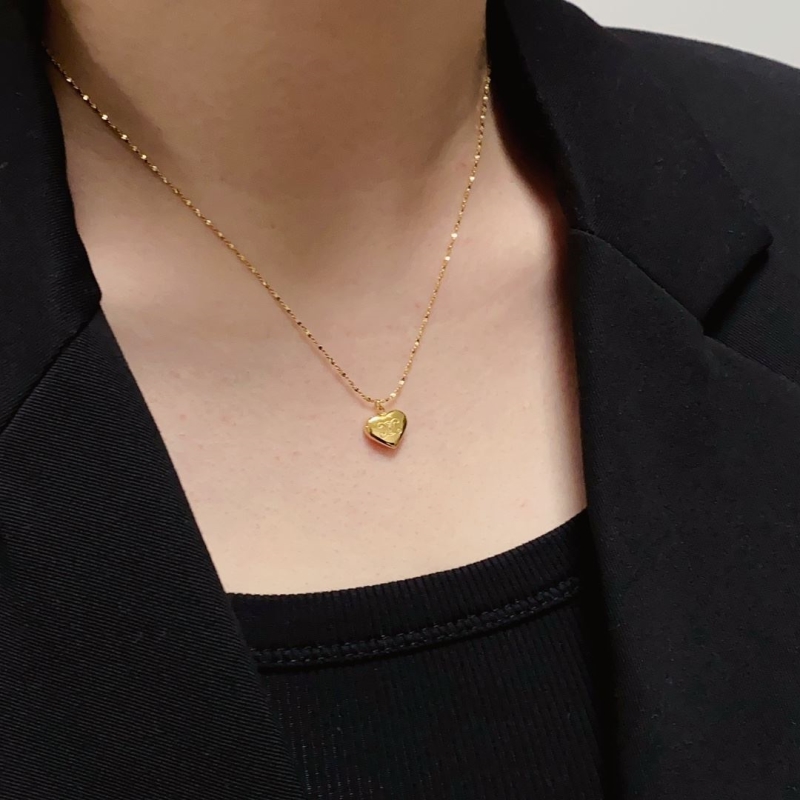 Ce1i*e necklaces